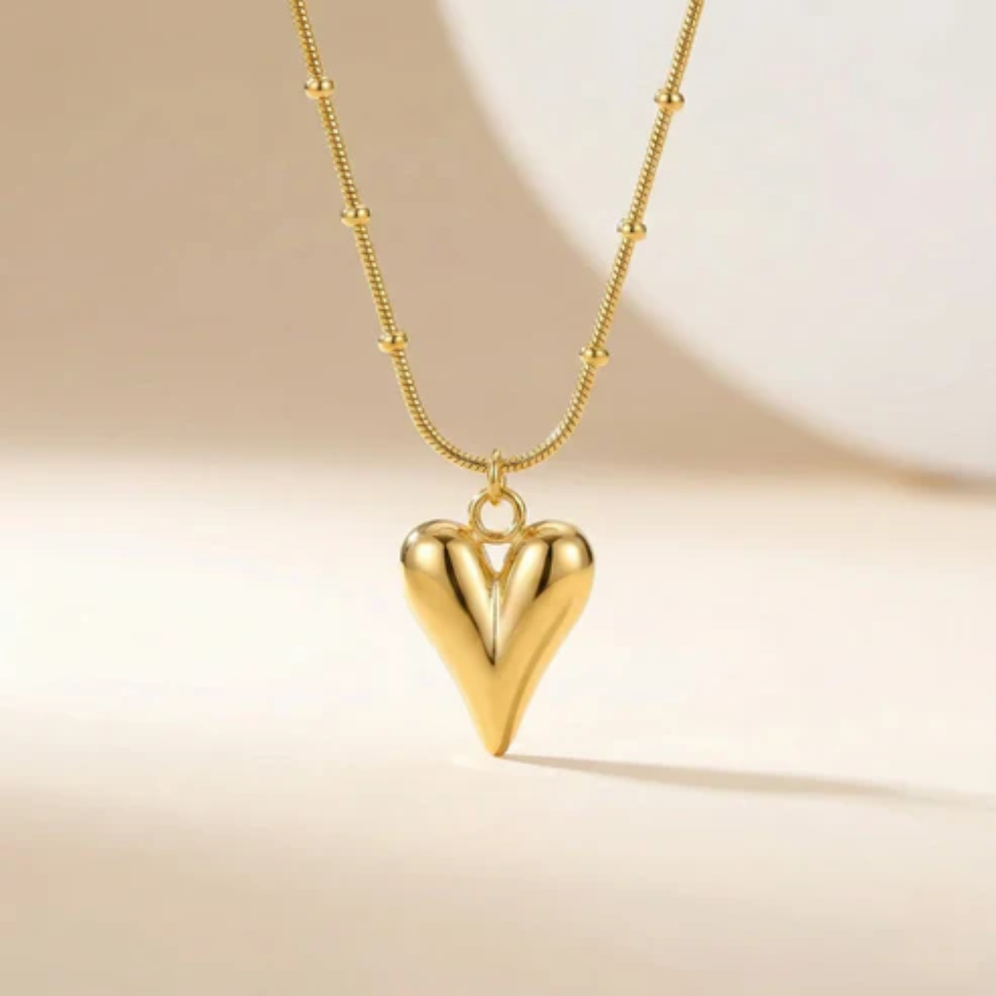 Minimal Luxe Heart Pendant Necklace