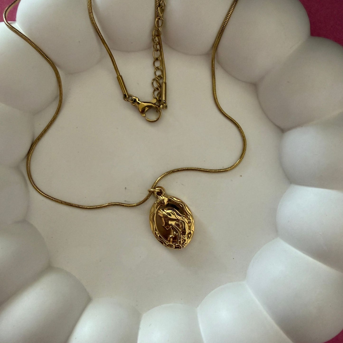 Stainless Steel Gold Plated Gold Princess Pendant Neckalce(Anti-Tarnish)
