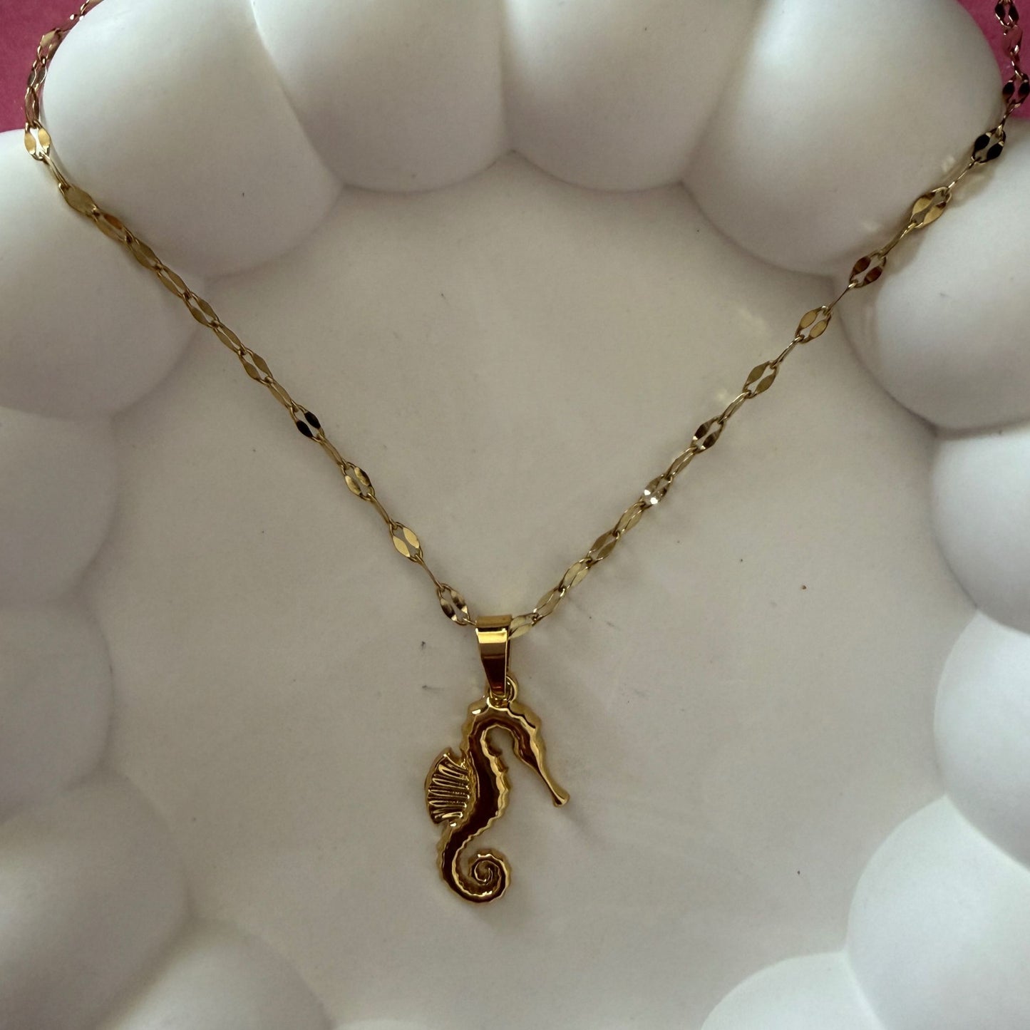 Stainless Steel Gold Plated Gold Seahorse Pendant Neckalce(Anti-Tarnish)