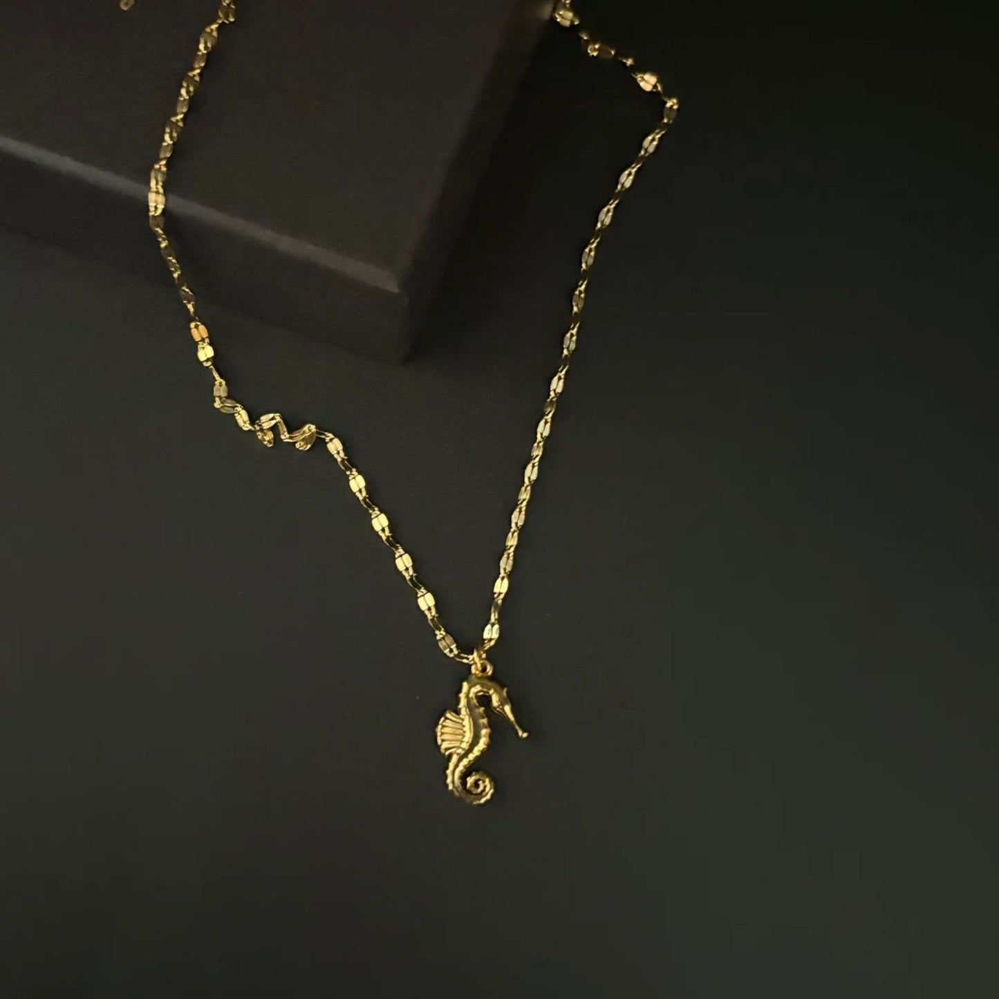 Stainless Steel Gold Plated Gold Seahorse Pendant Neckalce(Anti-Tarnish)