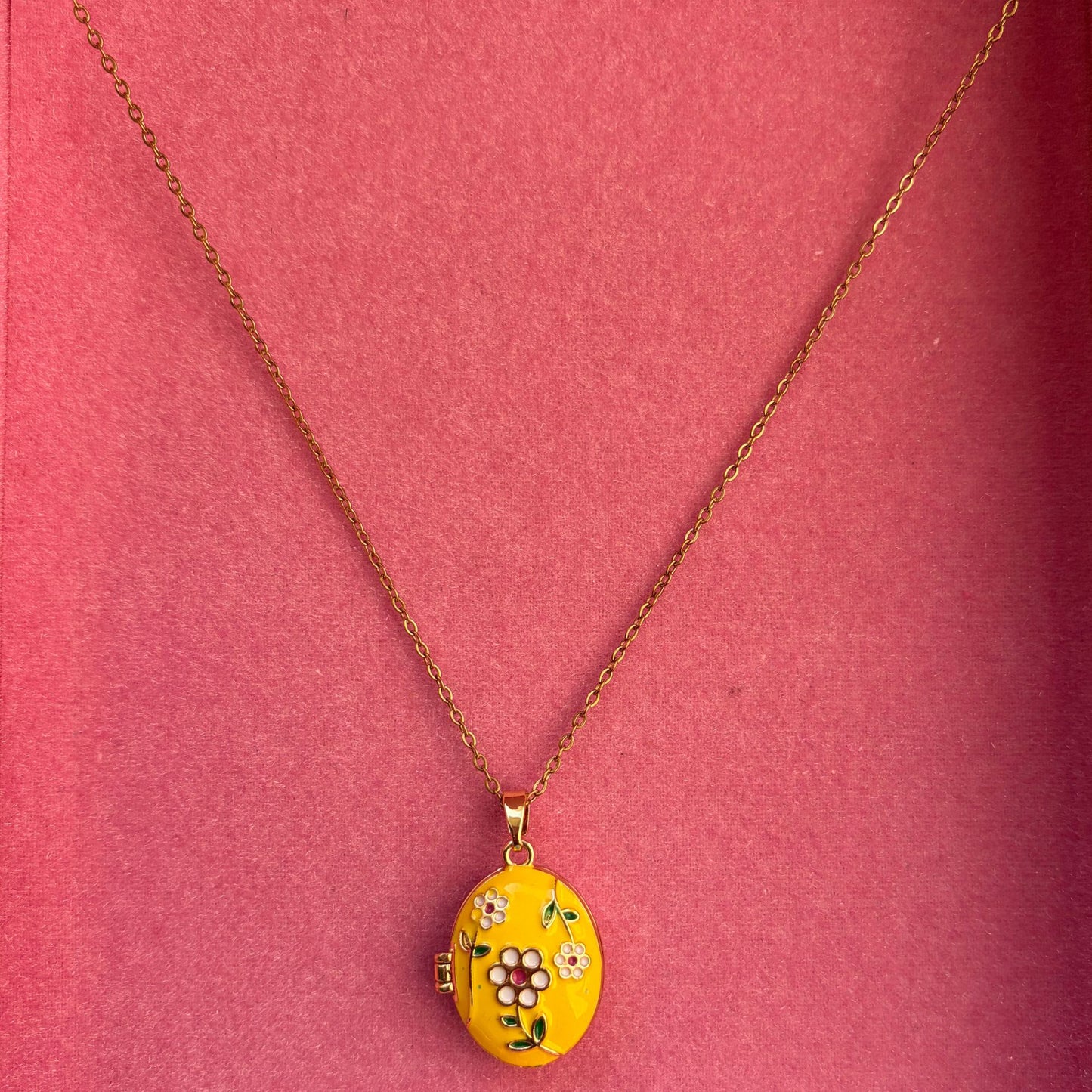 Stainless Steel Gold Plated Floral Enamel Openable Photo Locket Pendant Necklace for Women(Yellow)