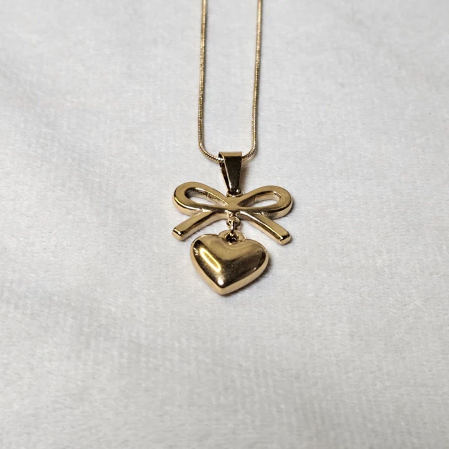 Stainless Steel Gold Plated Gold Bow Heart Pendant Neckalce(Anti-Tarnish)