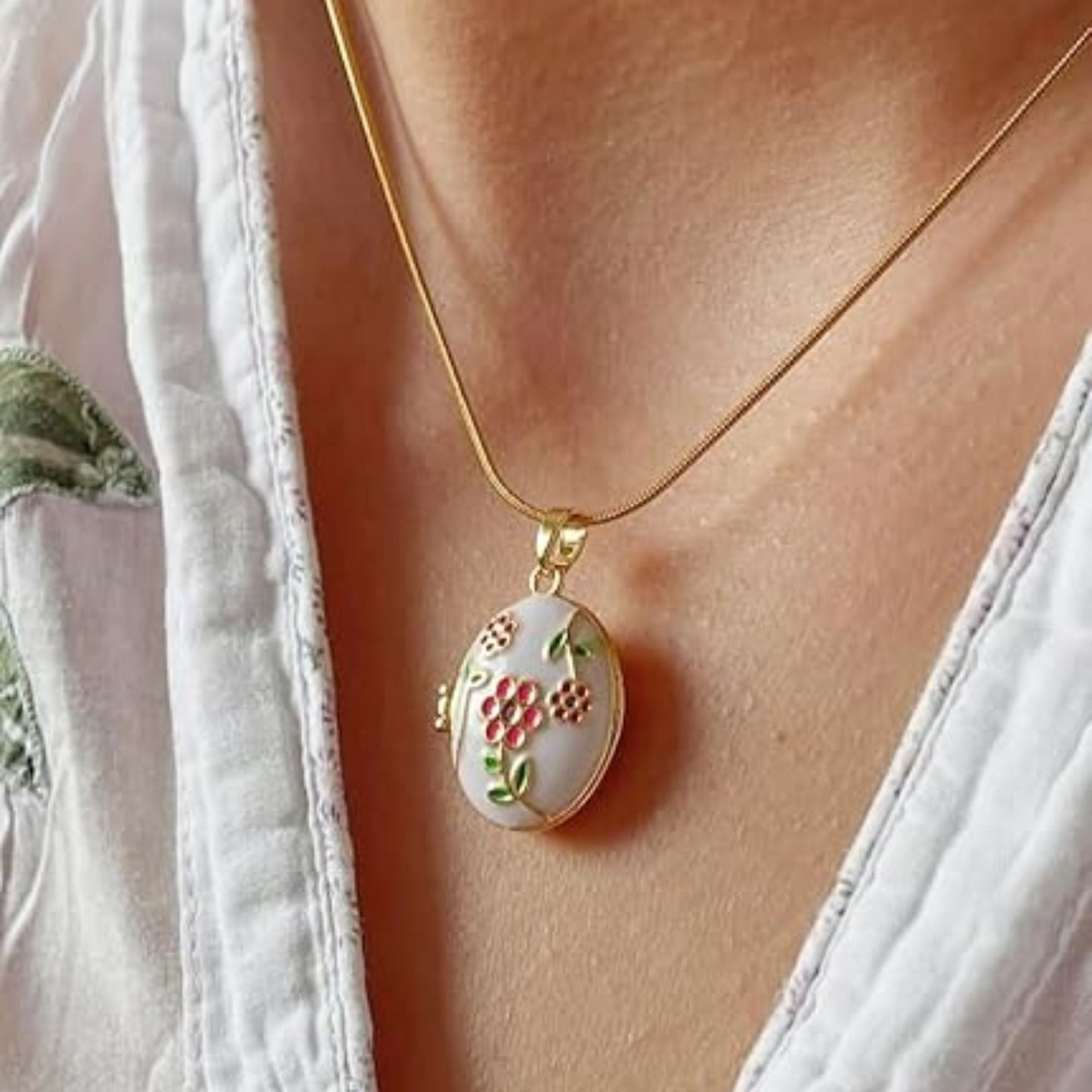 Stainless Steel Gold Plated Floral Enamel Openable Photo Locket Pendant Necklace for Women(White)