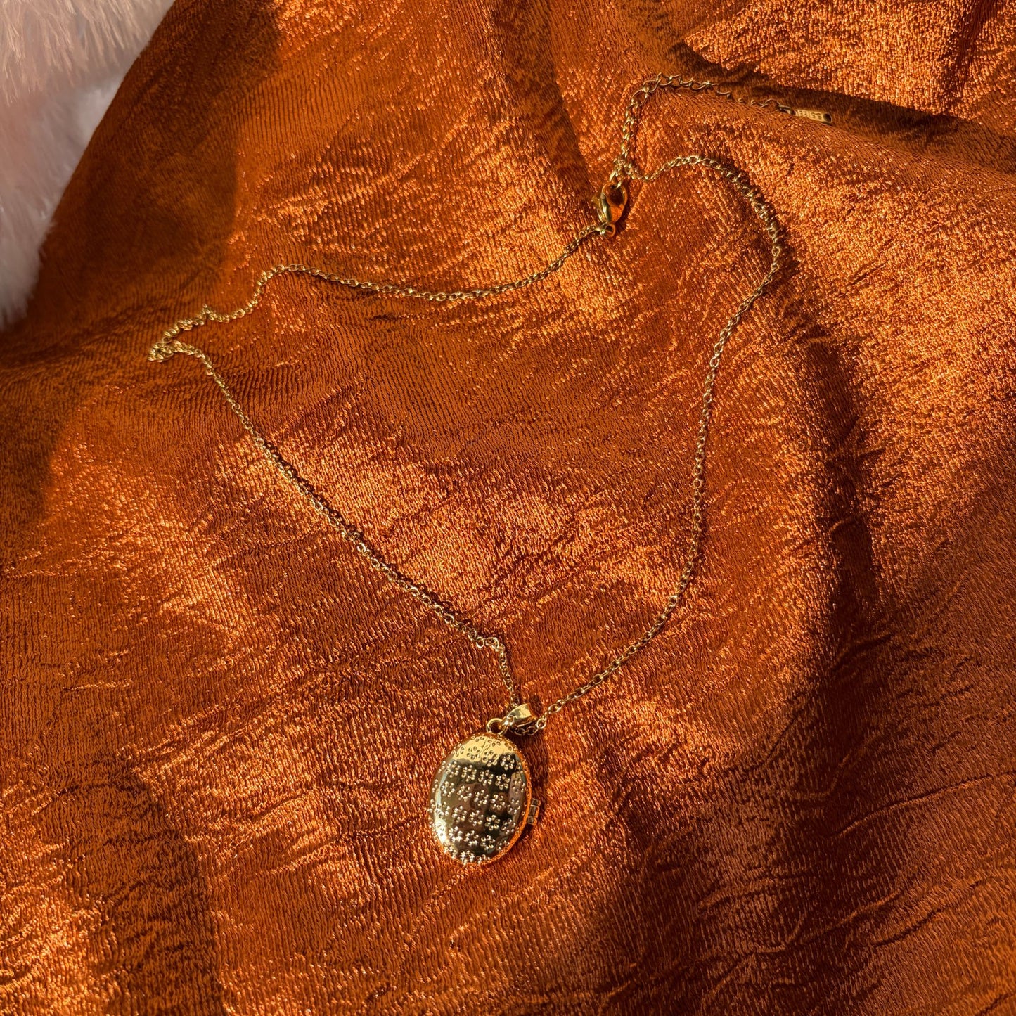 Stainless Steel Gold Plated Floral Enamel Openable Photo Locket Pendant Necklace for Women(Yellow)