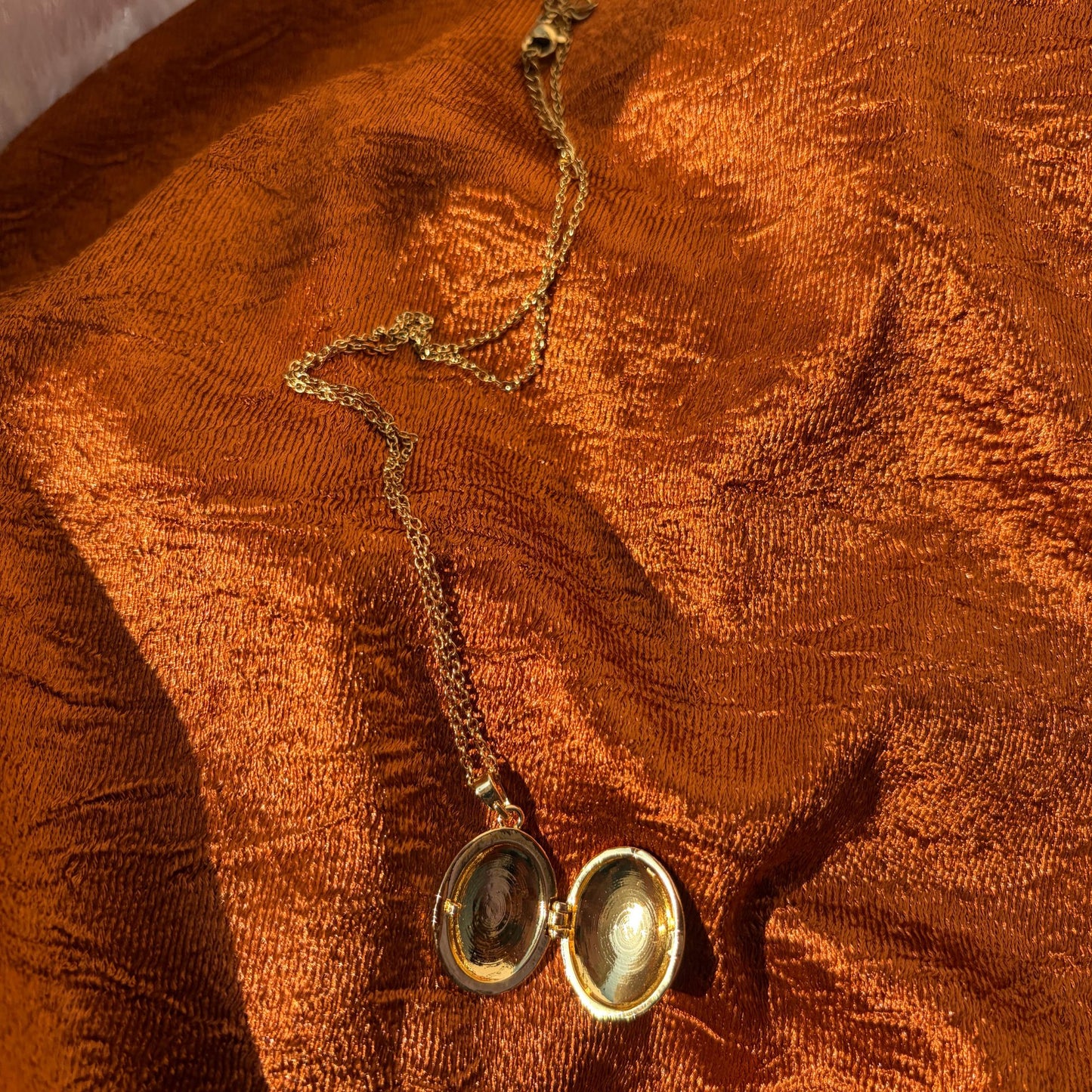 Stainless Steel Gold Plated Floral Enamel Openable Photo Locket Pendant Necklace for Women(Yellow)