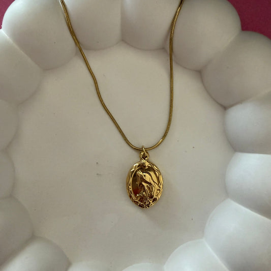 Stainless Steel Gold Plated Gold Princess Pendant Neckalce(Anti-Tarnish)